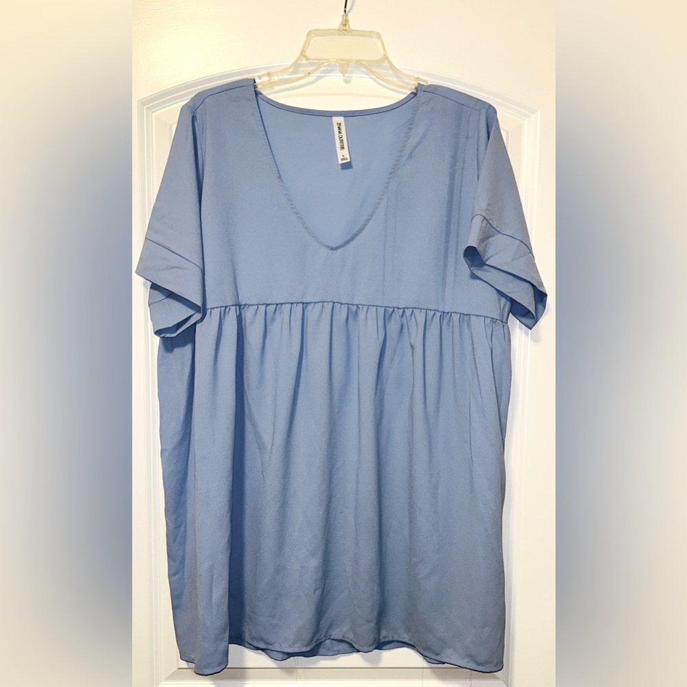 Women’s Baby Blue Short Sleeve Babydoll Tunic size Large